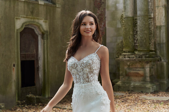 Timelessly romantic aesthetic of Morilee