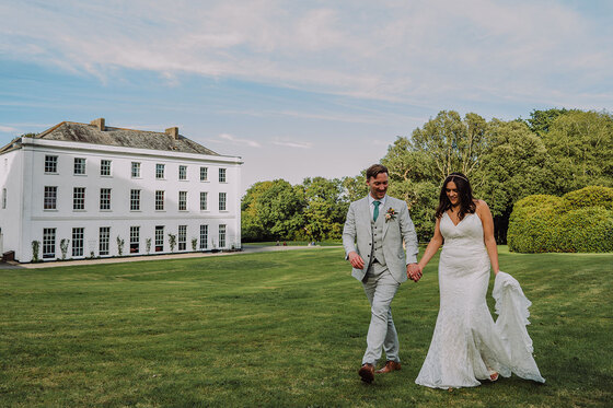 Intimate weddings at Moreton House