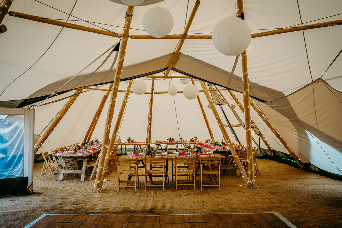 Deer Farm Tipi Wedding Rebecca And Tom 534