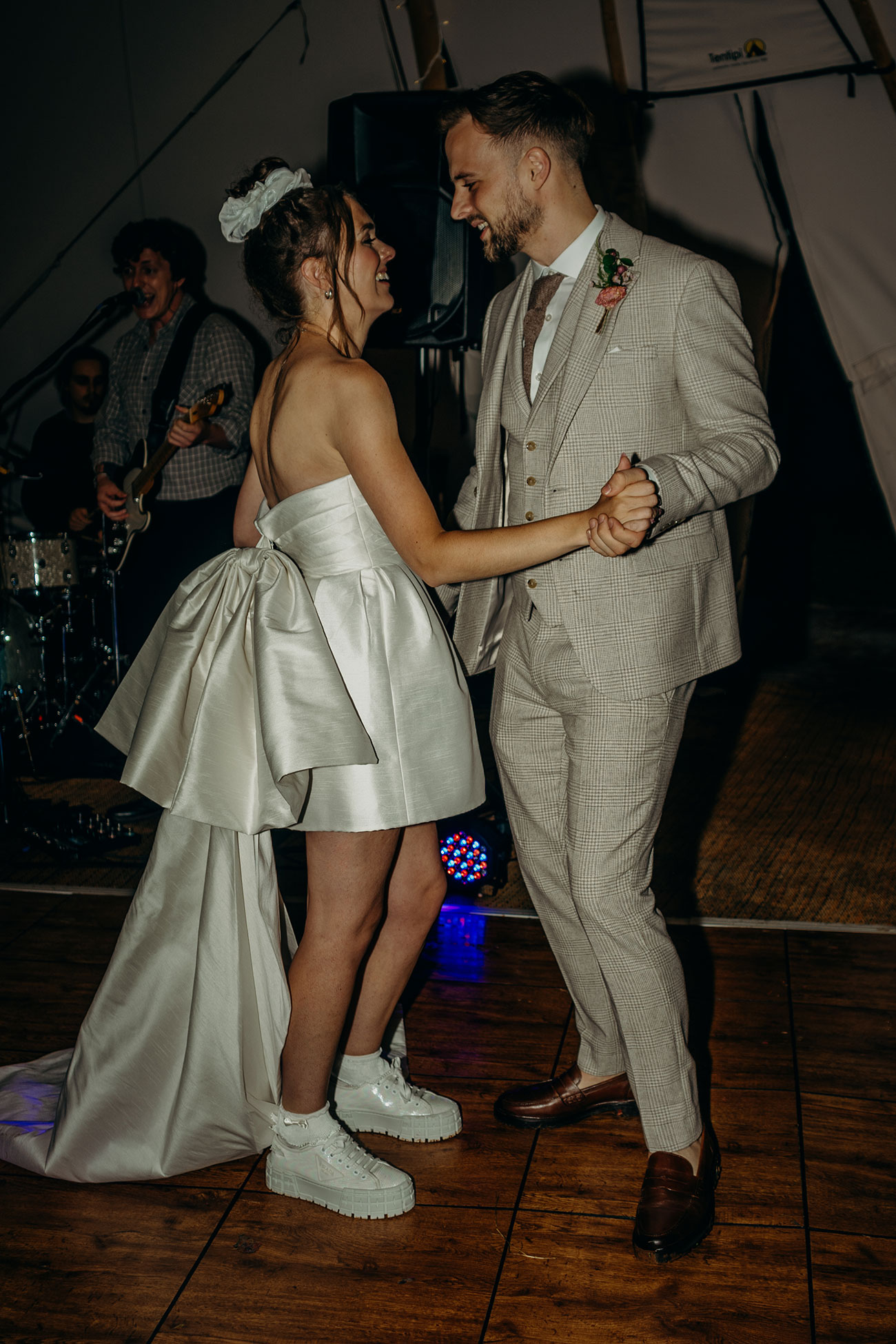 Deer Farm Tipi Wedding Rebecca And Tom 814