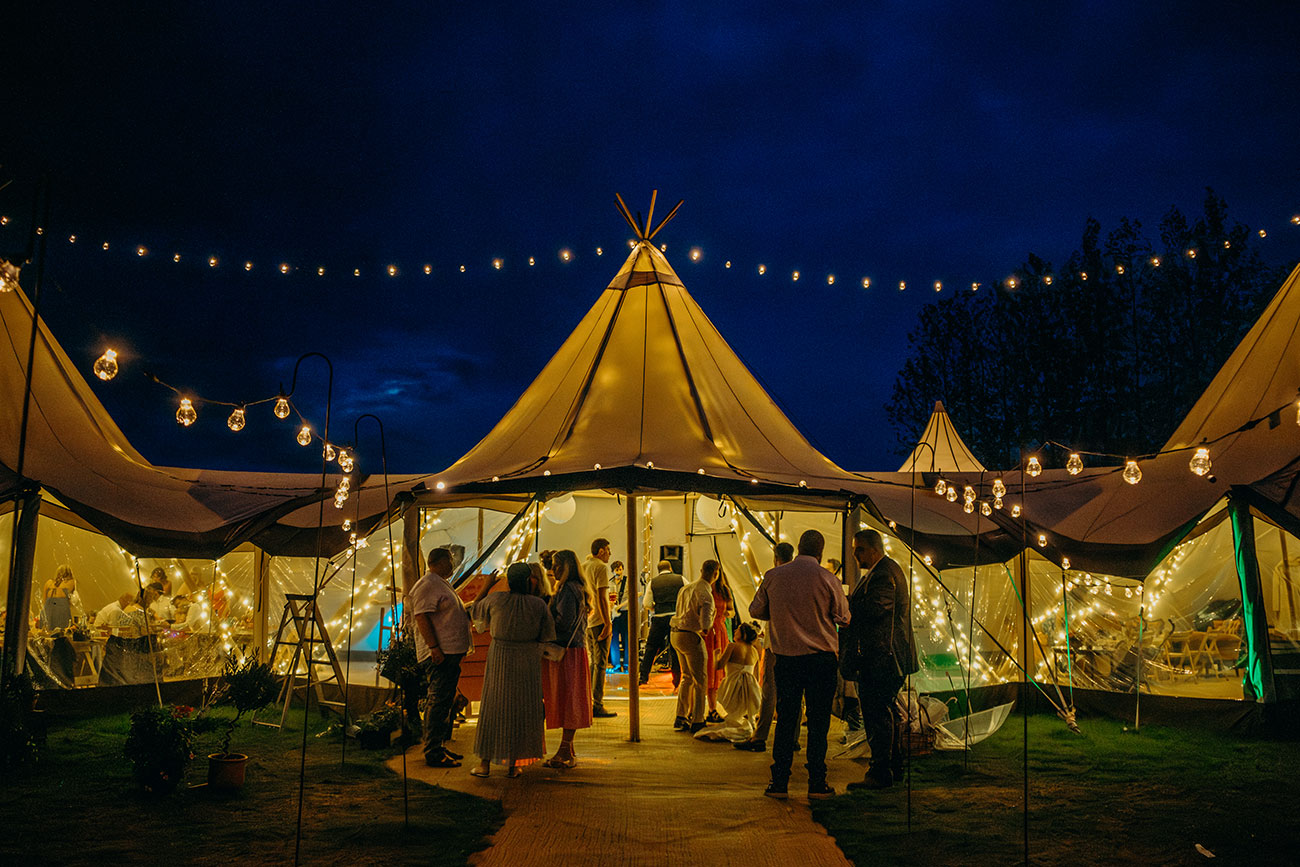 Deer Farm Tipi Wedding Rebecca And Tom 842