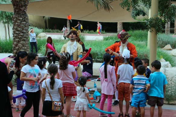 Scarlett Entertainment Balloon Modellers