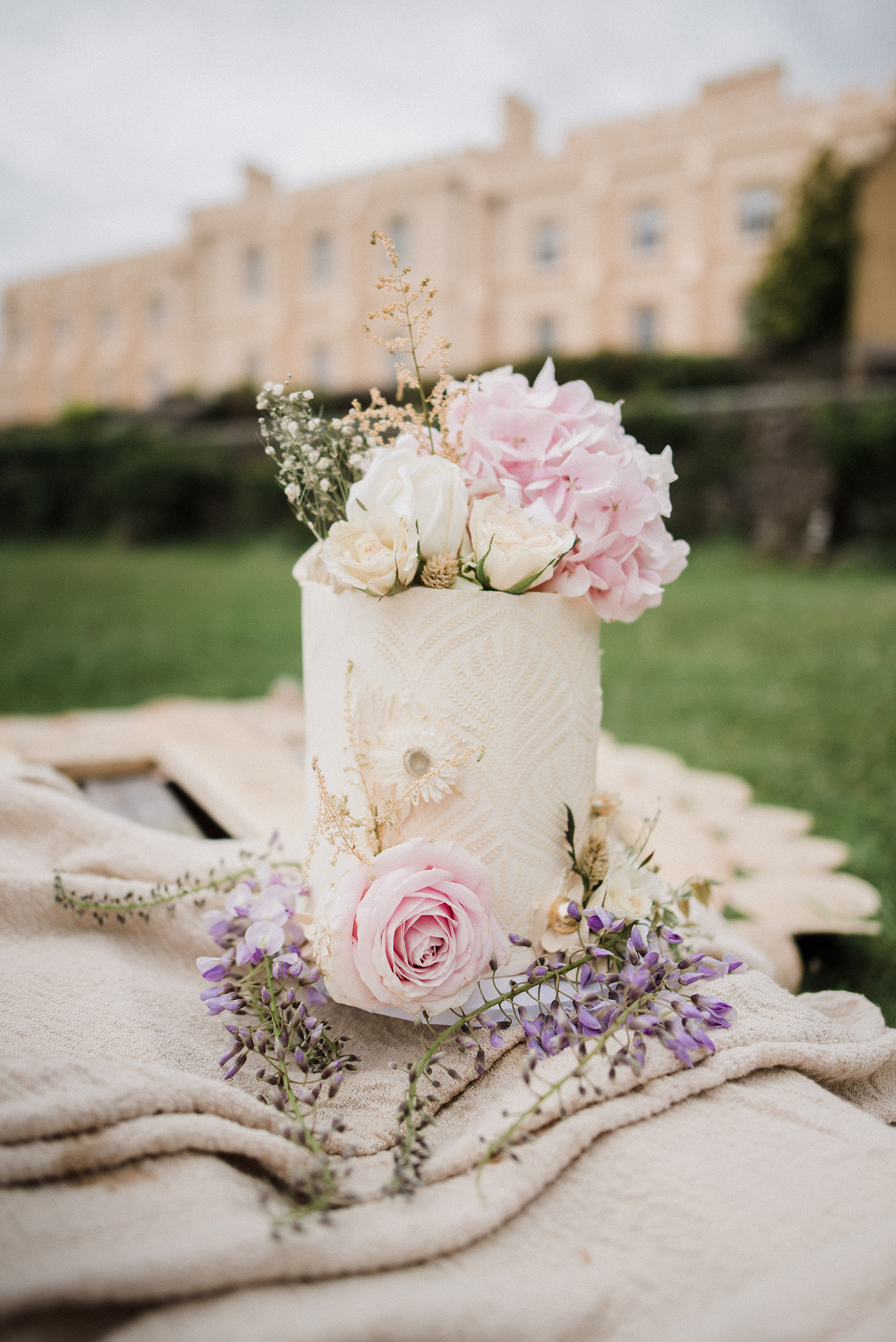 Sustainable Wedding Shoot Pentillie Castle Devon Cake